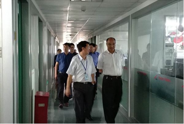 热烈欢迎省台办副主任王鲁宁莅临慧聚药业参观指导